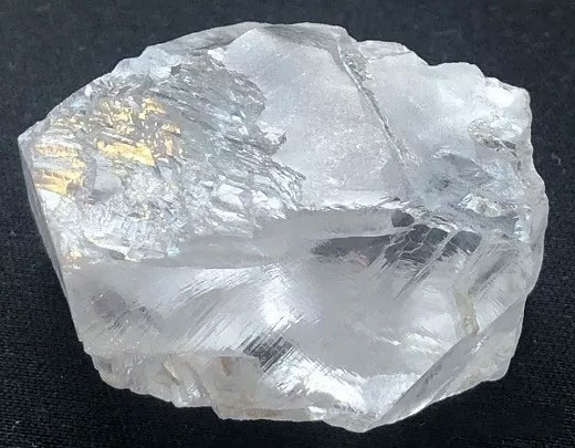 佩特拉钻石公司出售425CT白钻毛坯石