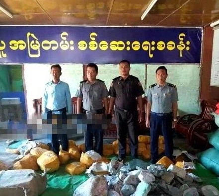 缅甸一卡车上查获2800公斤翡翠原石 价值高达1.4亿缅币
