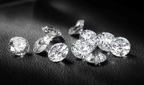 钻石龙头企业戴比尔斯旗下培育钻石品牌LIGHTBOX JEWELRY