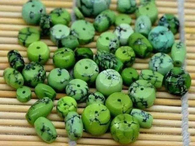菜籽黄绿松石是否具有收藏价值？