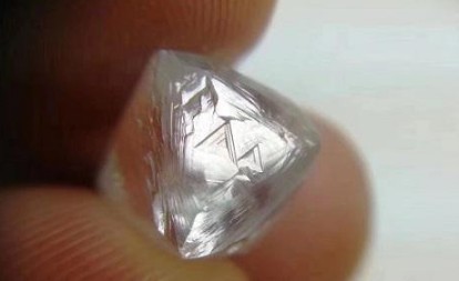 天然钻石原石长什么样 天然钻石原石独有的特征介绍